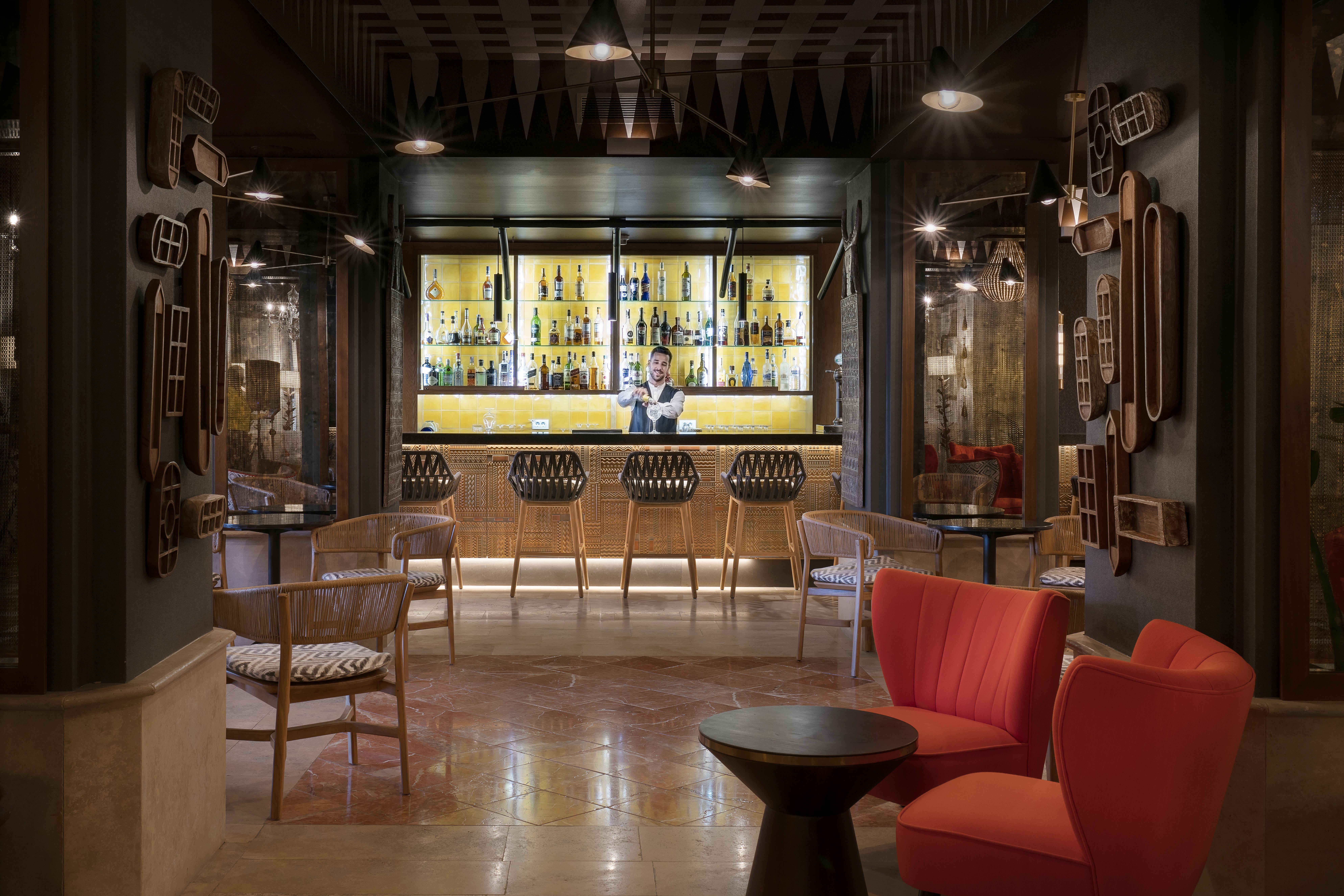 빈치 셀렉시온 라 플란타시온 델 수르 아데제 외부 사진 The bar at the hotel