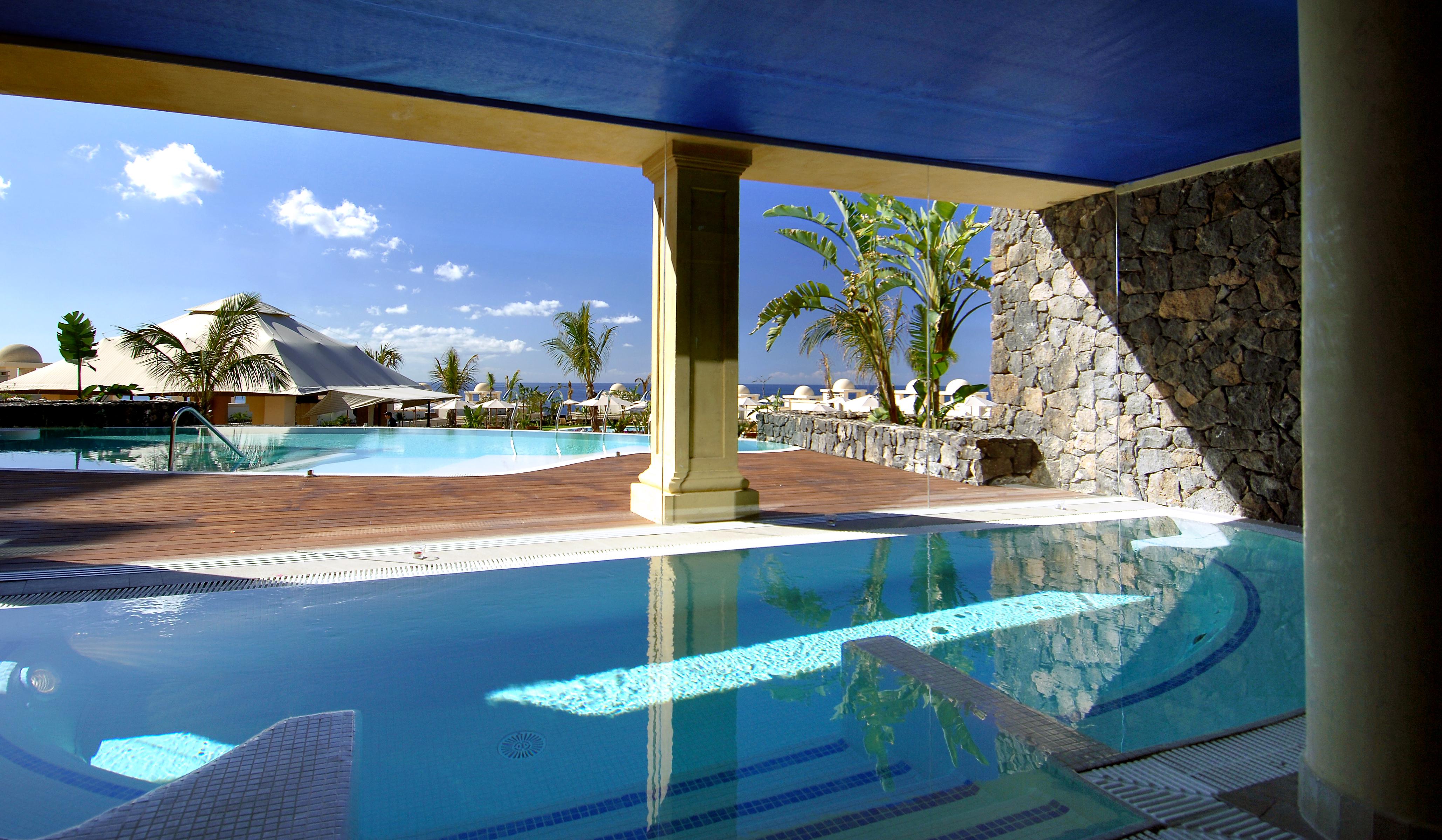 빈치 셀렉시온 라 플란타시온 델 수르 아데제 시설 사진 The swimming pool at the hotel